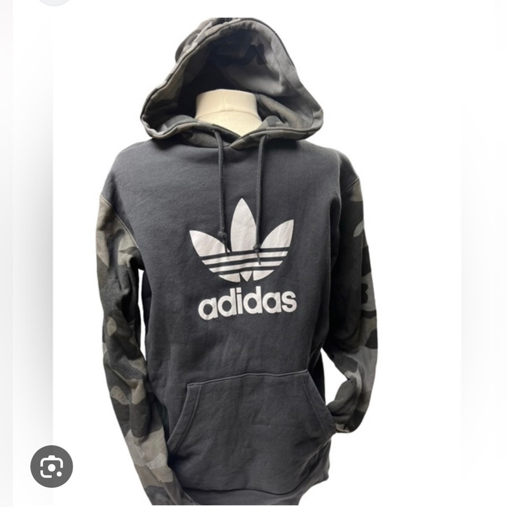 NWOT Adidas color block hoodie with camouflage hoodie and sleeves in size M.